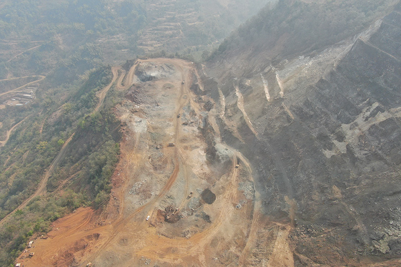 镇康县振兴矿业开发有限责任公司小河边铁矿1665米以上露天采矿工程